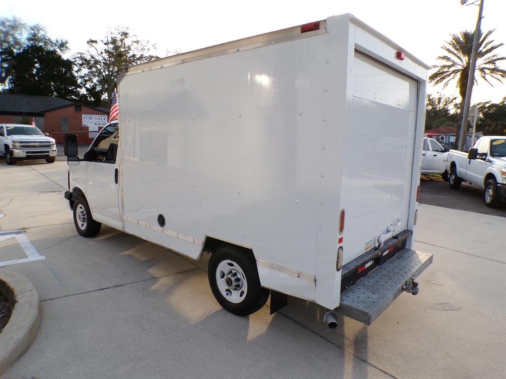 GMC Savana Cutaway 139" WB 9E9 SRW 2008