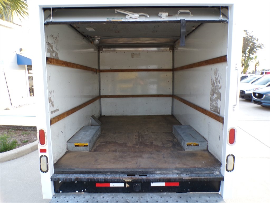 GMC Savana Cutaway 139" WB 9E9 SRW 2008