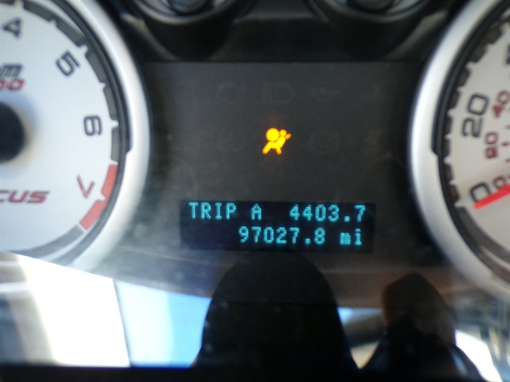 Ford Focus 4dr Sdn SE 2009