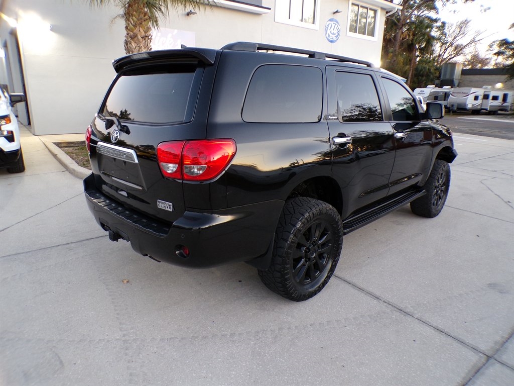 Toyota Sequoia 4WD LV8 6-Spd AT Platinum (Natl) 2011