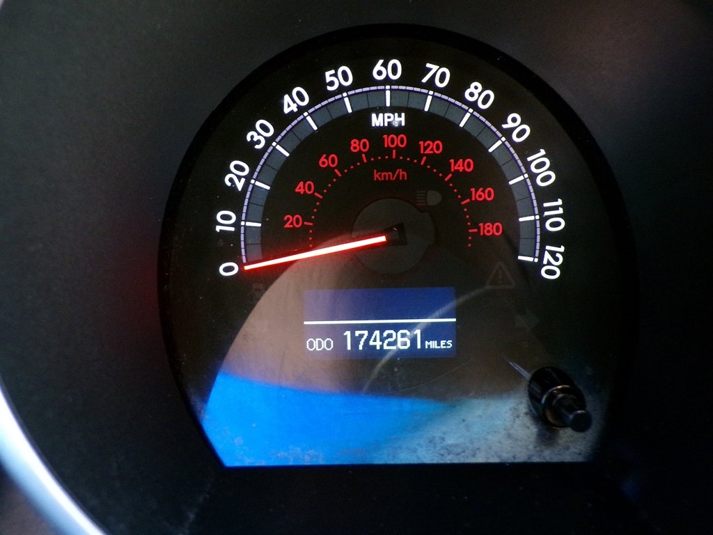 Toyota Sequoia 4WD LV8 6-Spd AT Platinum (Natl) 2011