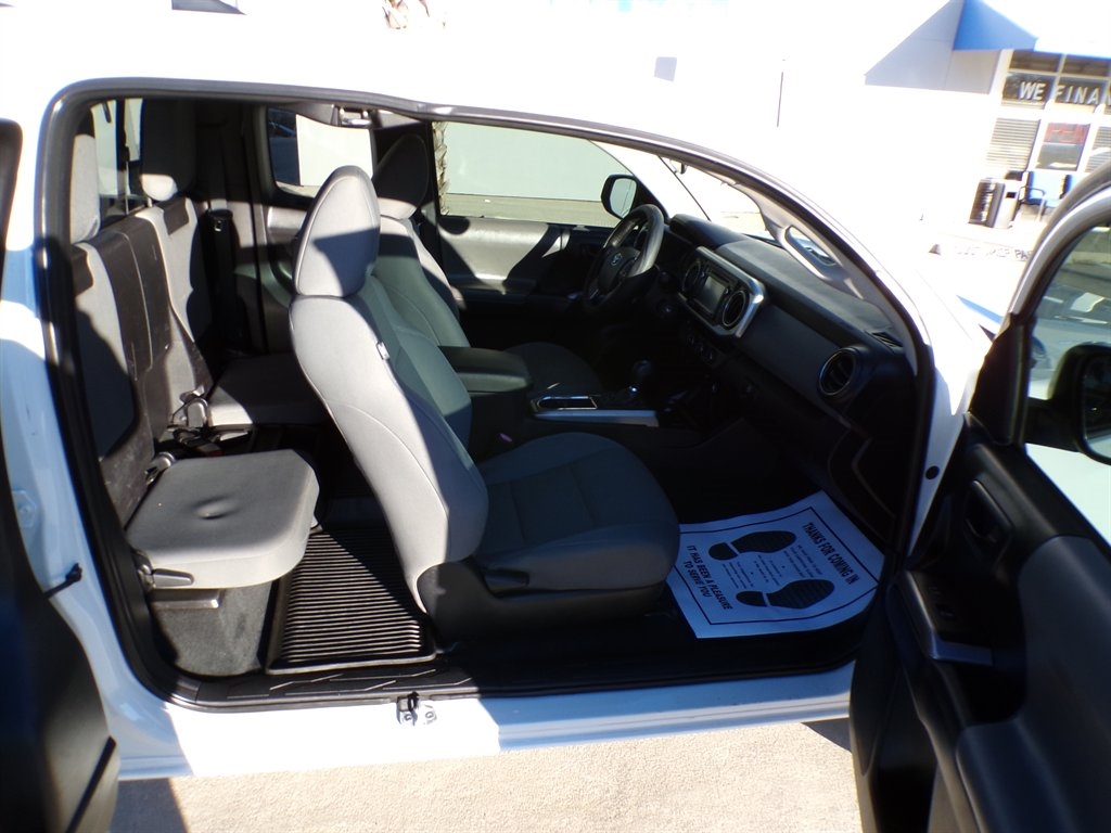 Toyota Tacoma 2WD Access Cab V6 AT SR5 (Natl) 2016