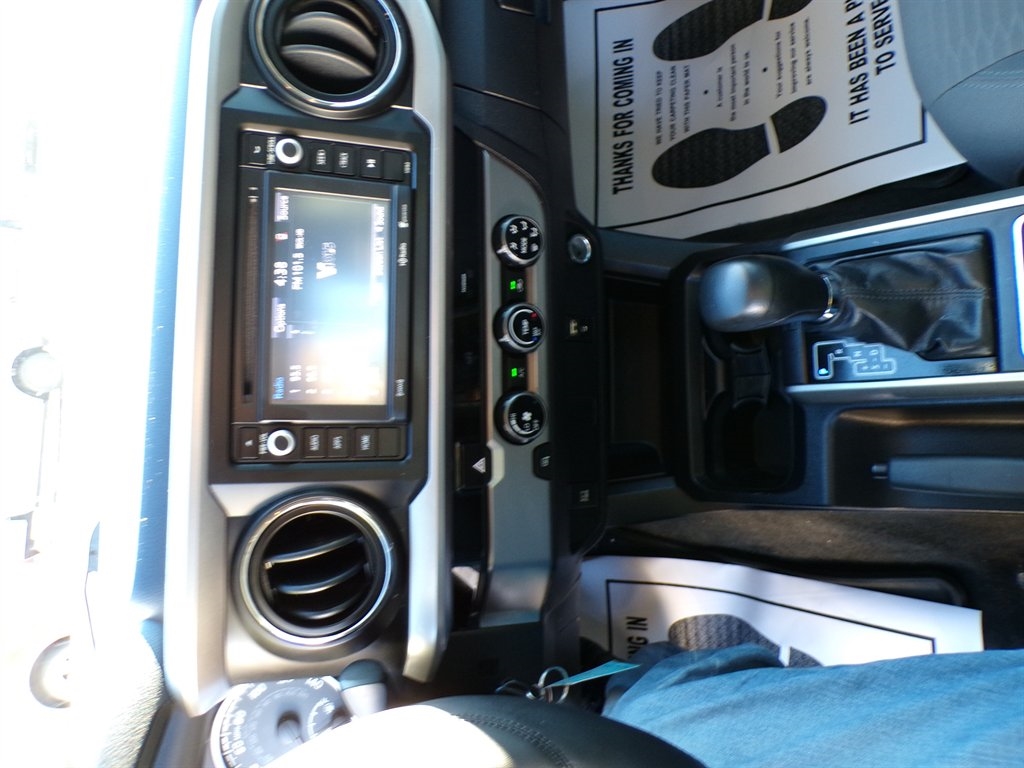 Toyota Tacoma 2WD Access Cab V6 AT SR5 (Natl) 2016