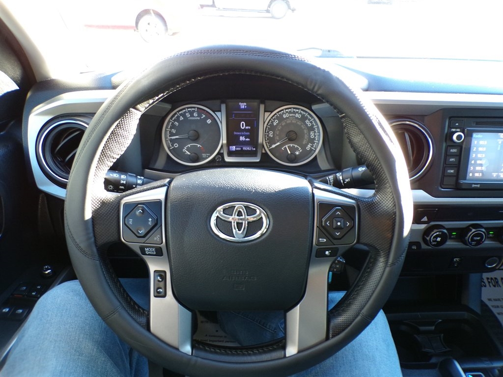 Toyota Tacoma 2WD Access Cab V6 AT SR5 (Natl) 2016