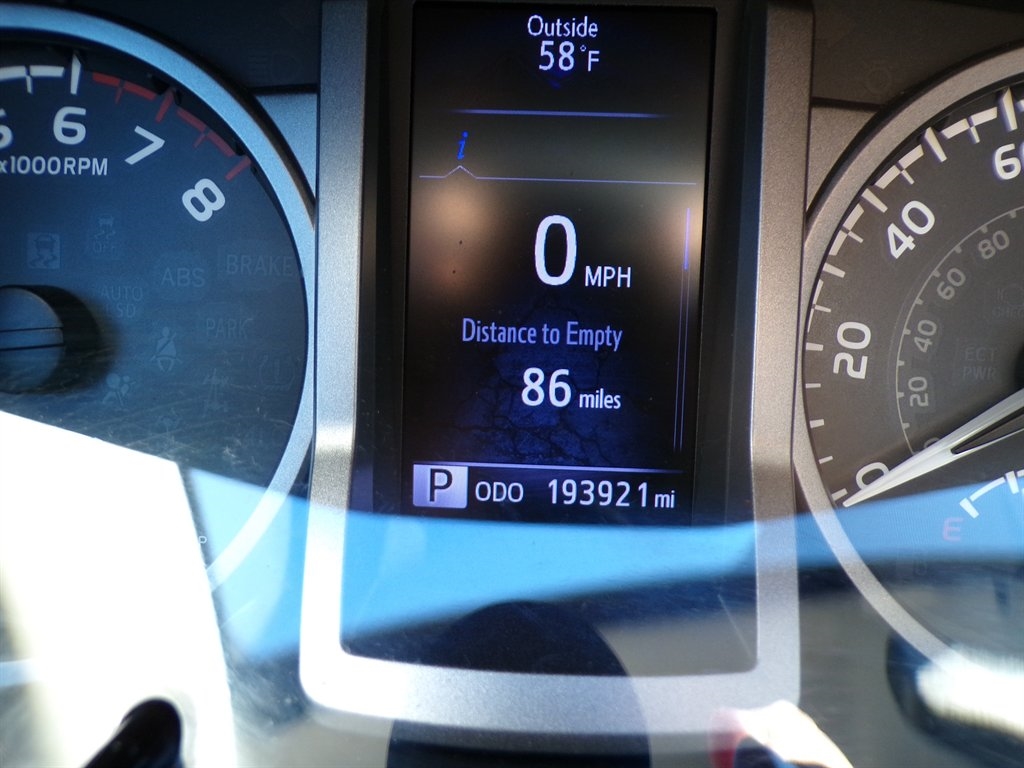 Toyota Tacoma 2WD Access Cab V6 AT SR5 (Natl) 2016