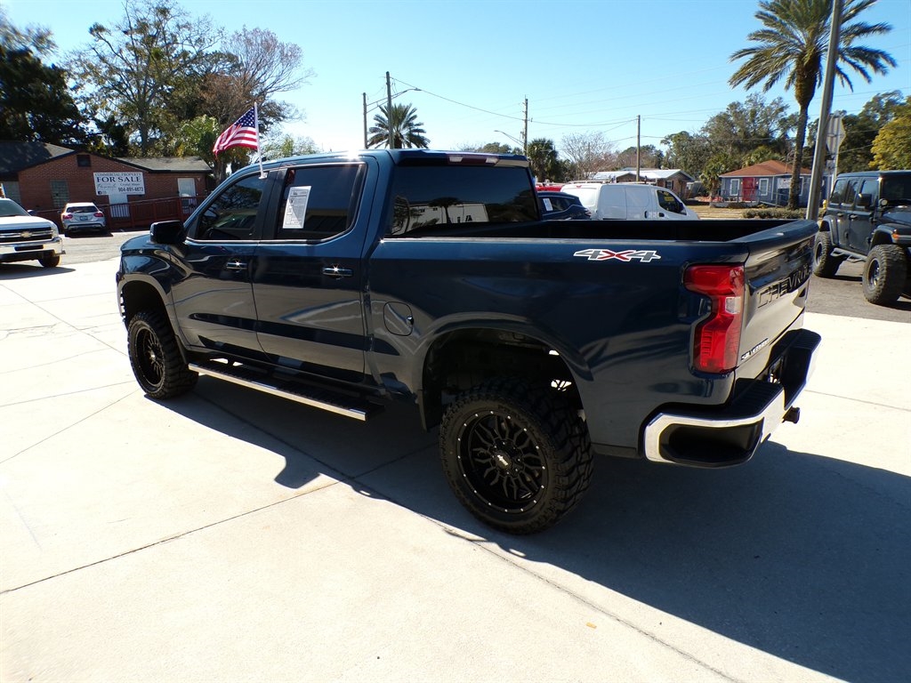 Chevrolet Silverado 1500 4WD Crew Cab 147" LT 2020