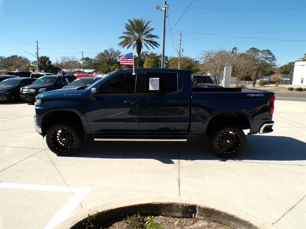 Chevrolet Silverado 1500 4WD Crew Cab 147" LT 2020