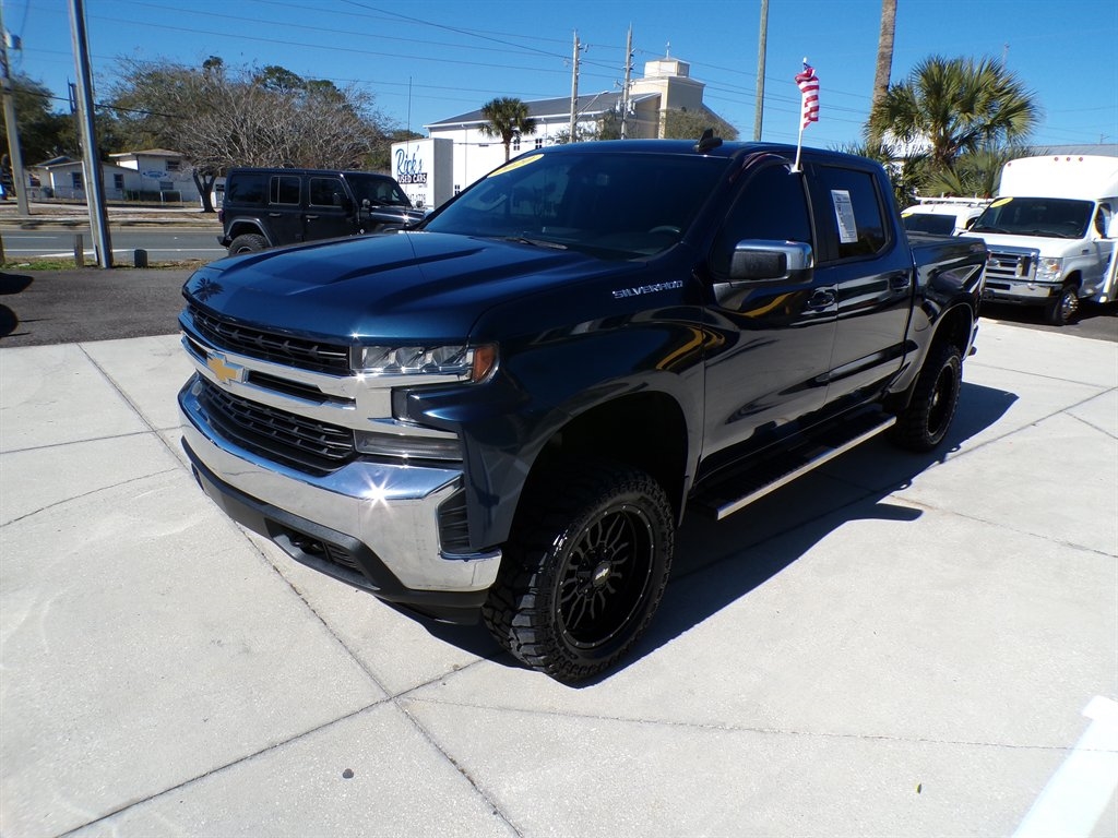 Chevrolet Silverado 1500 4WD Crew Cab 147" LT 2020