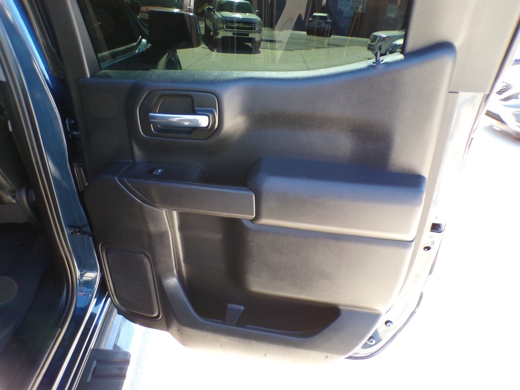 Chevrolet Silverado 1500 4WD Crew Cab 147" LT 2020