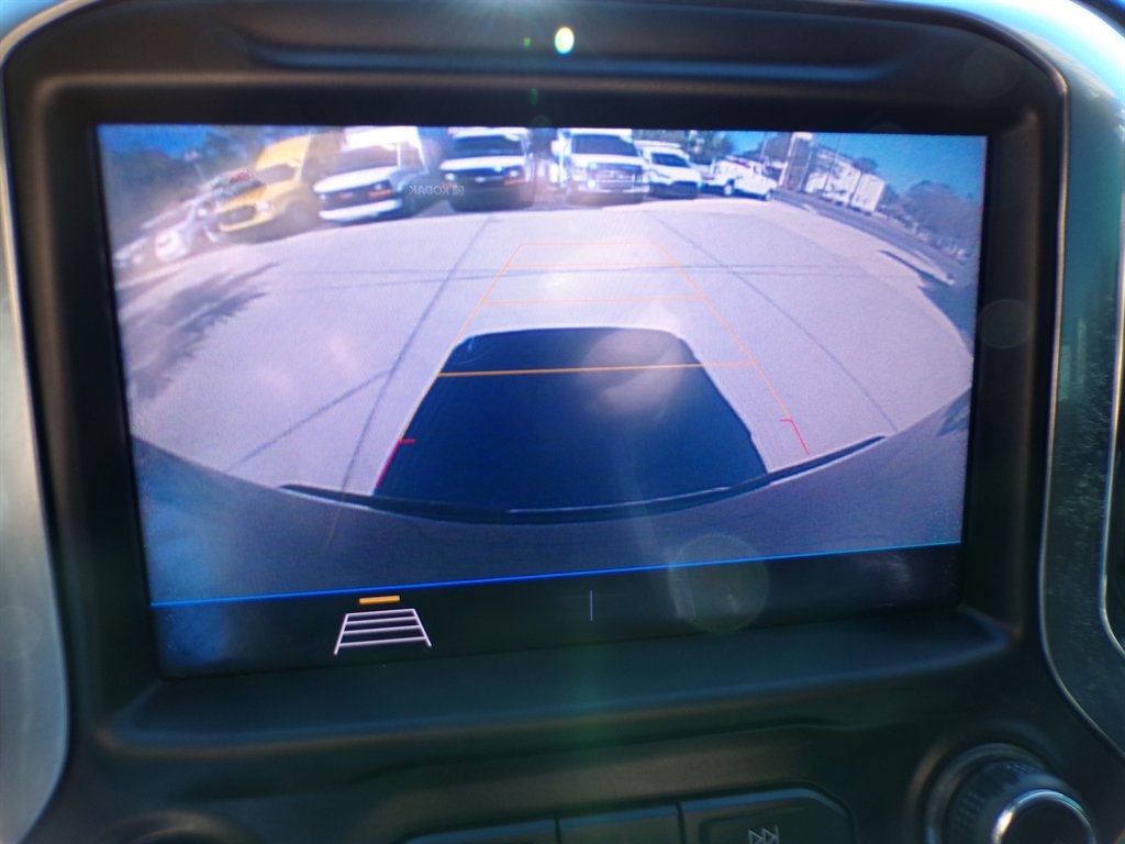 Chevrolet Silverado 1500 4WD Crew Cab 147" LT 2020