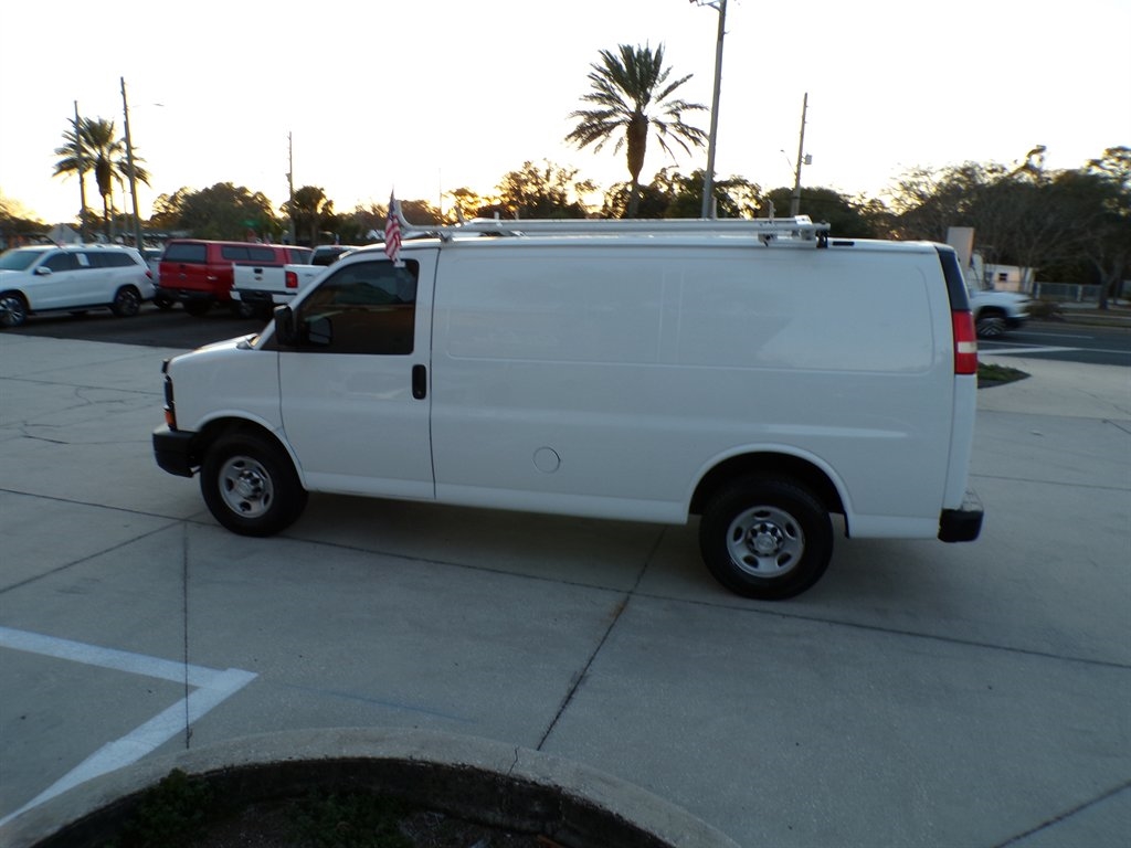 Chevrolet Express Cargo Van RWD 2500 135" 2016