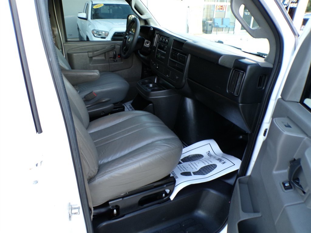 Chevrolet Express Cargo Van RWD 2500 135" 2016