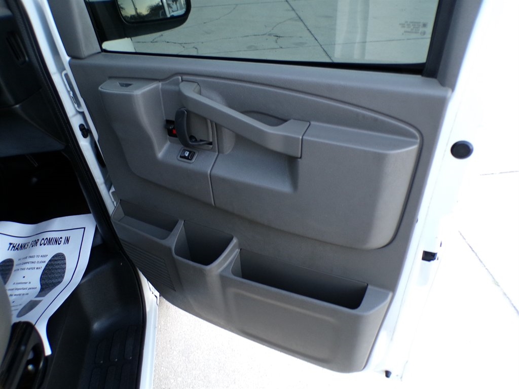 Chevrolet Express Cargo Van RWD 2500 135" 2016