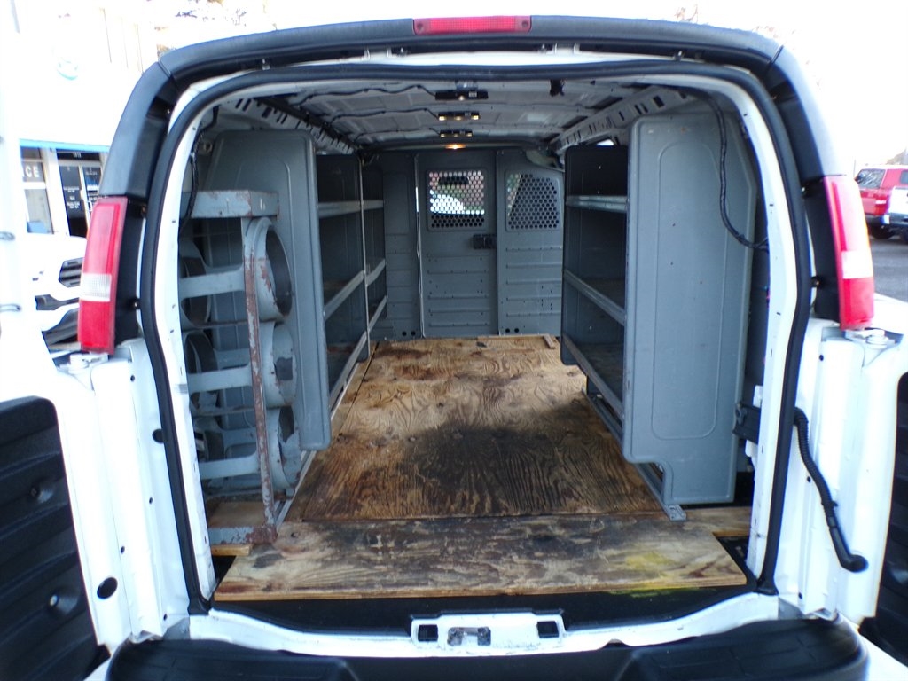 Chevrolet Express Cargo Van RWD 2500 135" 2016