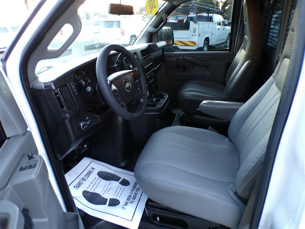 Chevrolet Express Cargo Van RWD 2500 135" 2016