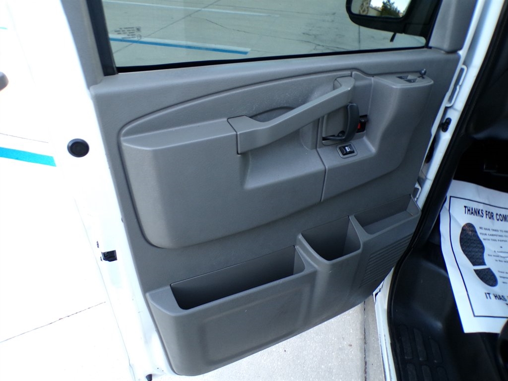 Chevrolet Express Cargo Van RWD 2500 135" 2016