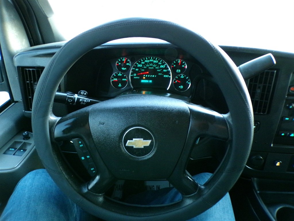 Chevrolet Express Cargo Van RWD 2500 135" 2016