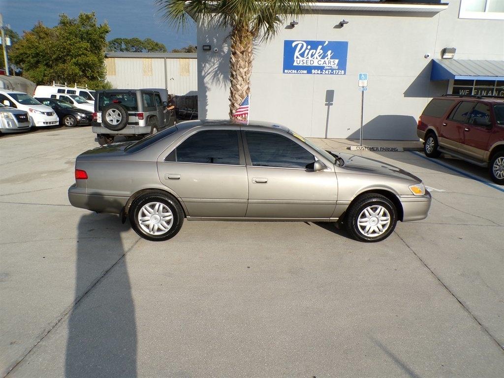 Toyota Camry 4dr Sdn XLE V6 Auto 2000