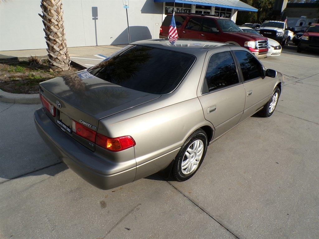 Toyota Camry 4dr Sdn XLE V6 Auto 2000