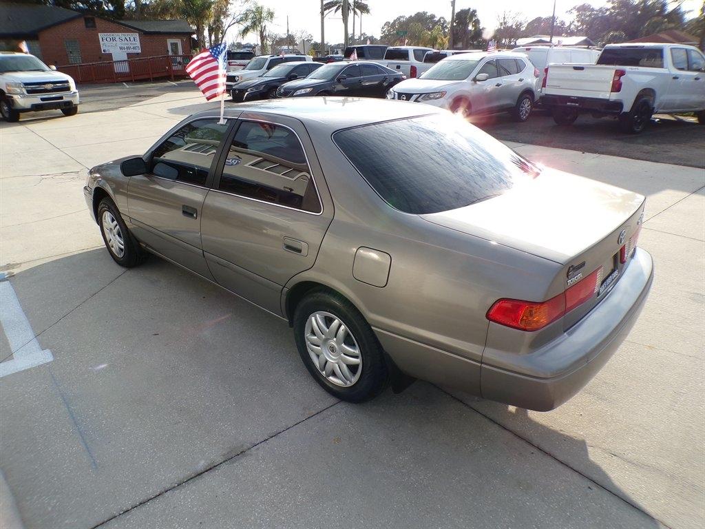 Toyota Camry 4dr Sdn XLE V6 Auto 2000