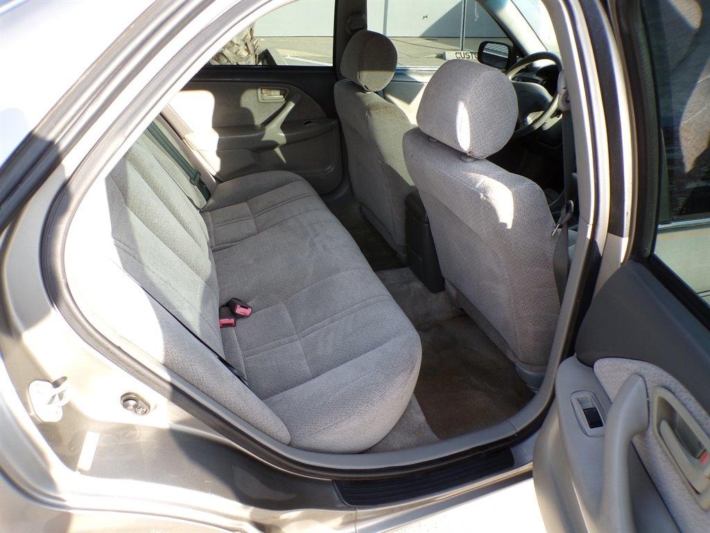 Toyota Camry 4dr Sdn XLE V6 Auto 2000