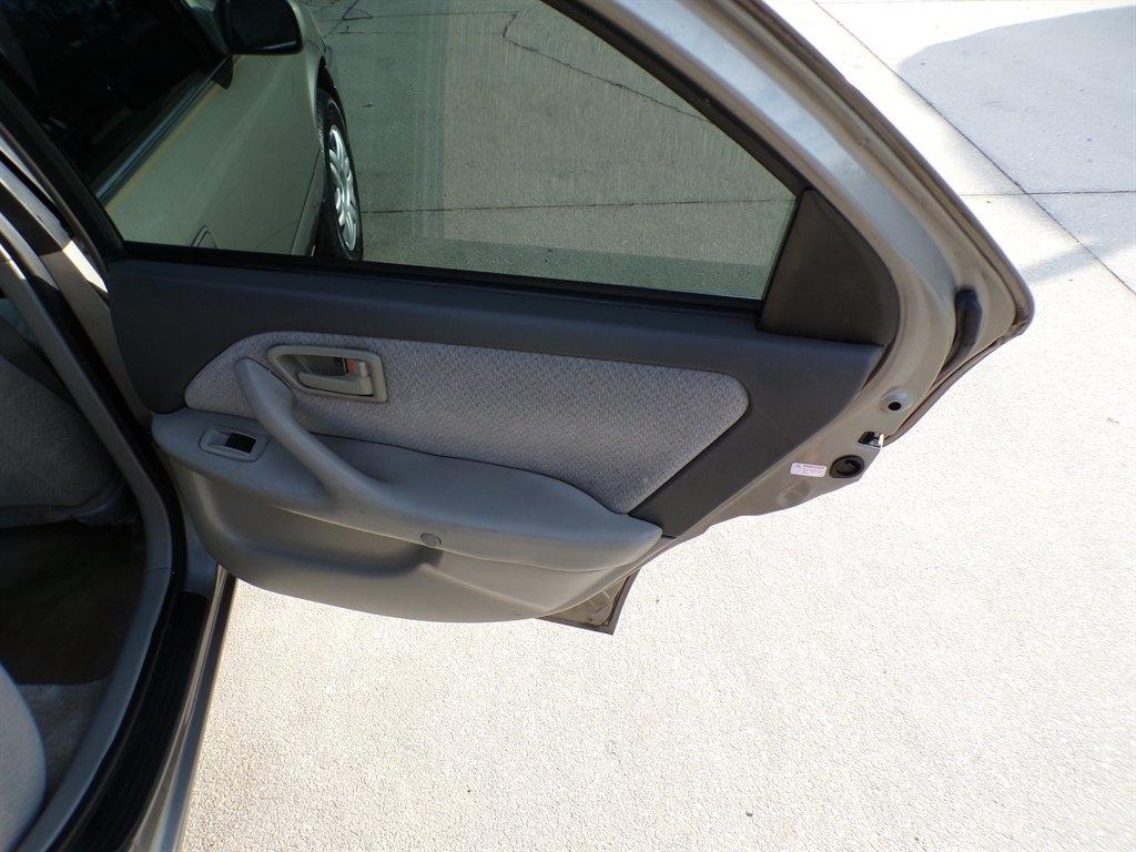 Toyota Camry 4dr Sdn XLE V6 Auto 2000