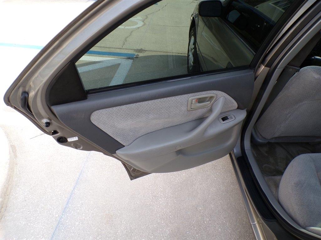 Toyota Camry 4dr Sdn XLE V6 Auto 2000