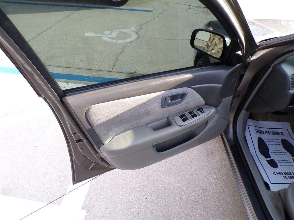 Toyota Camry 4dr Sdn XLE V6 Auto 2000