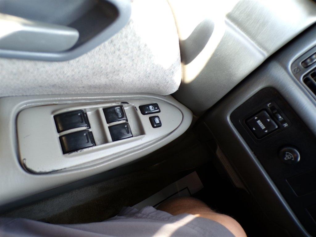 Toyota Camry 4dr Sdn XLE V6 Auto 2000