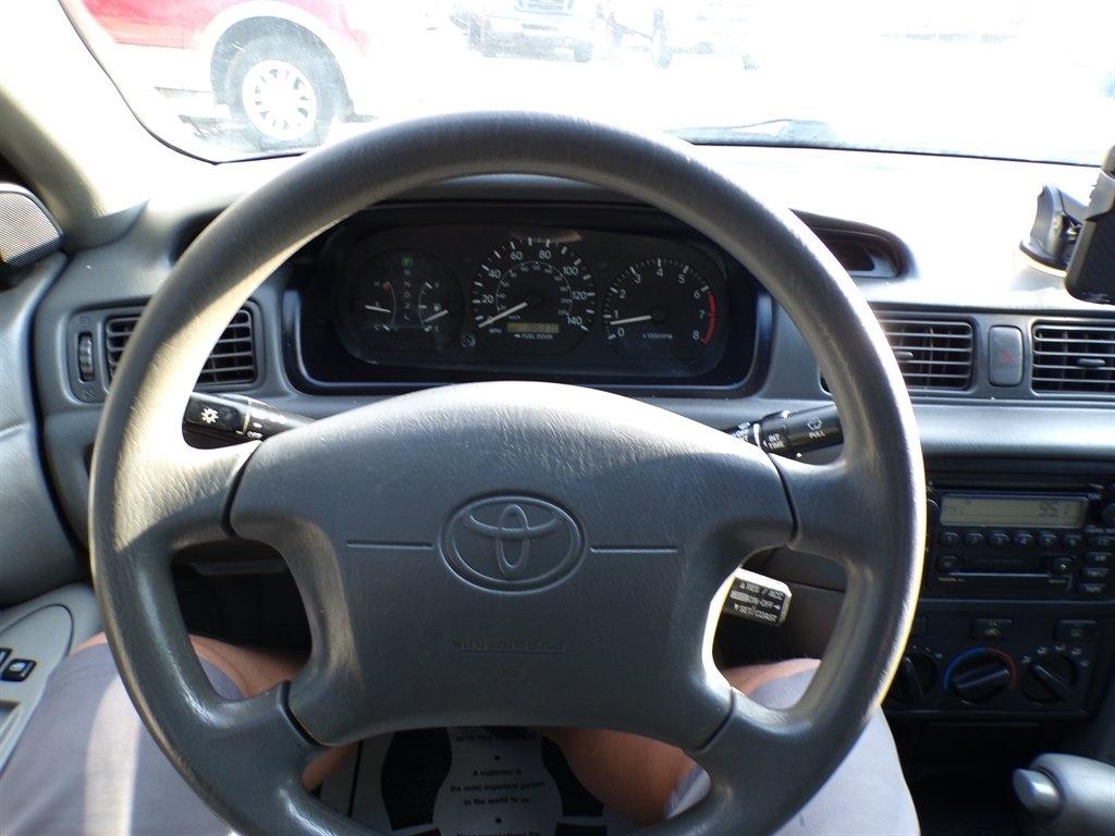 Toyota Camry 4dr Sdn XLE V6 Auto 2000