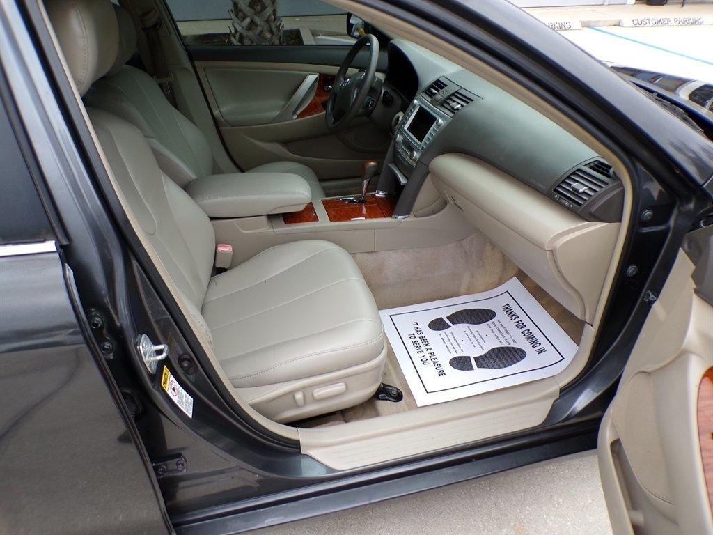 Toyota Camry 4dr Sdn V6 Auto XLE (Natl) 2009