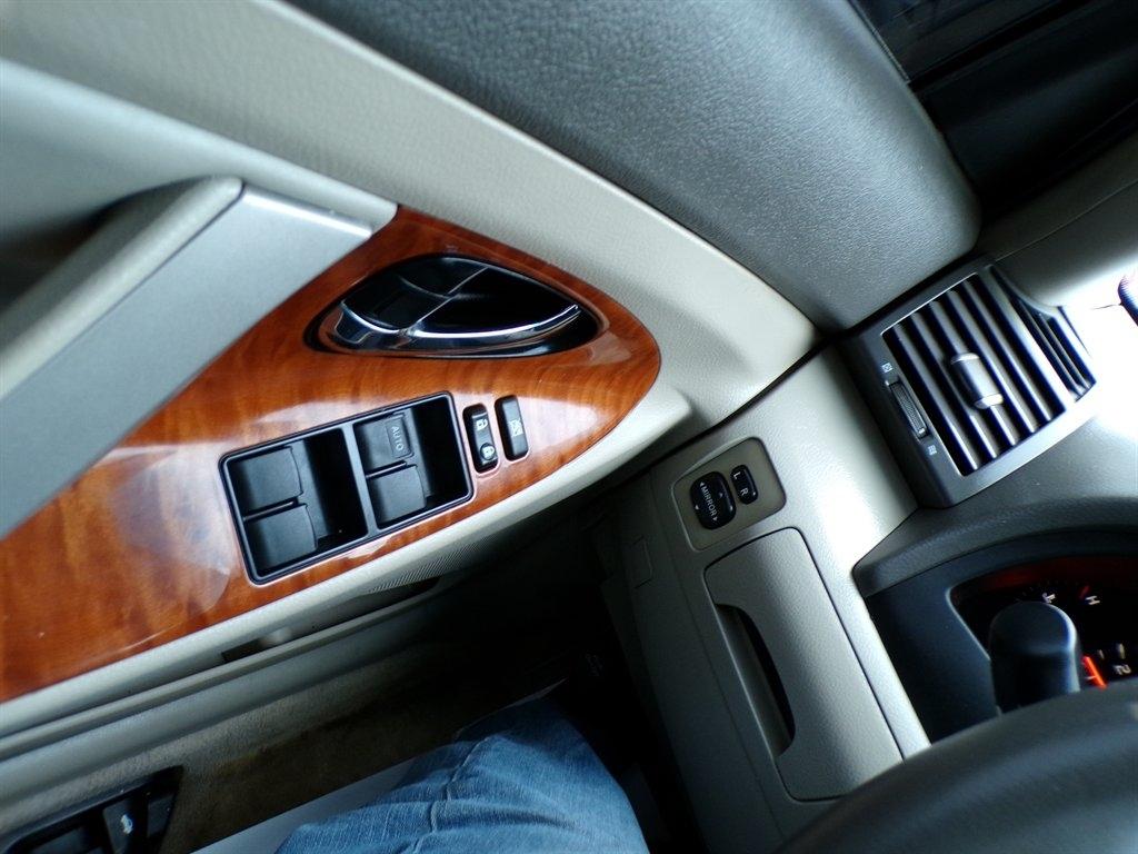 Toyota Camry 4dr Sdn V6 Auto XLE (Natl) 2009