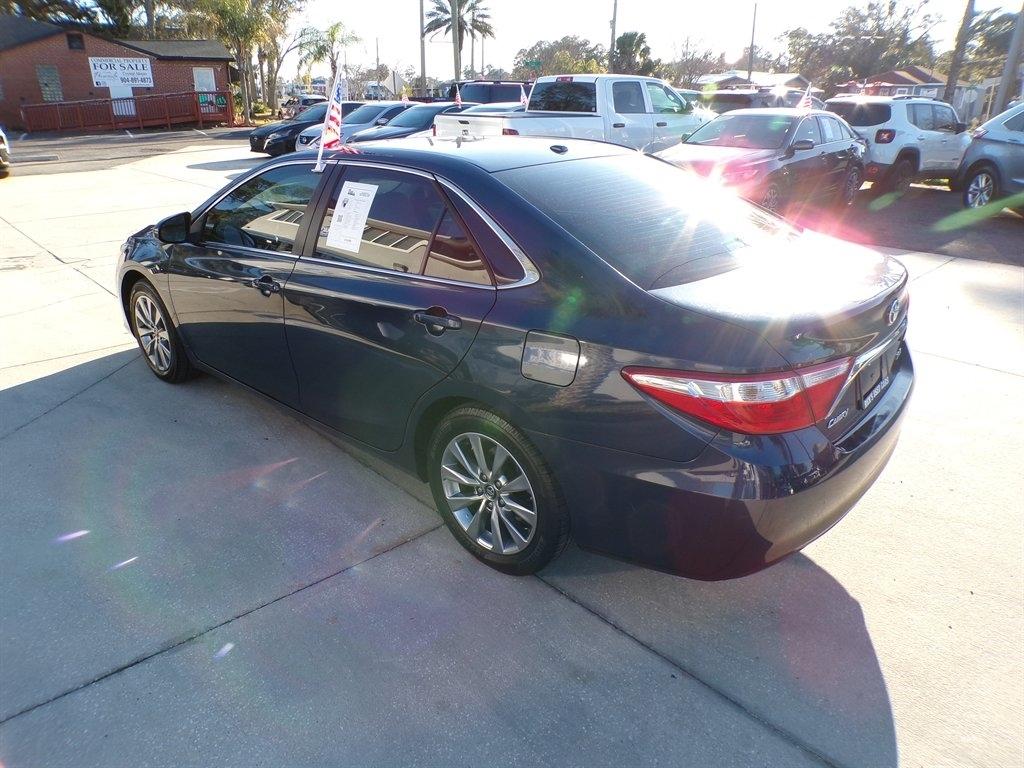 Toyota Camry XLE Auto (Natl) 2017