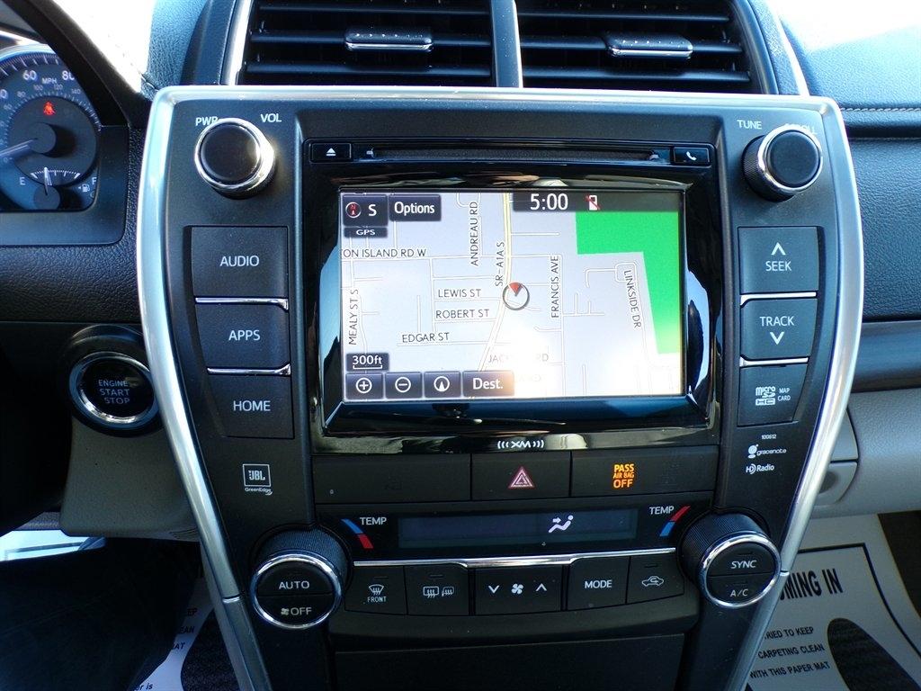 Toyota Camry XLE Auto (Natl) 2017