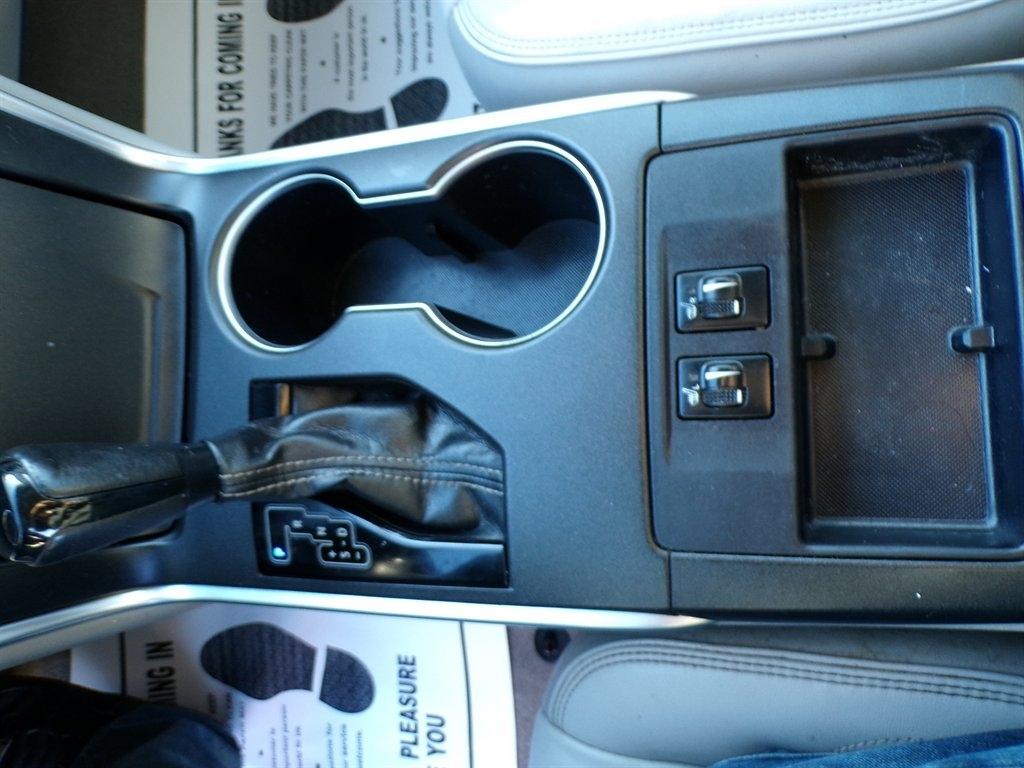 Toyota Camry XLE Auto (Natl) 2017