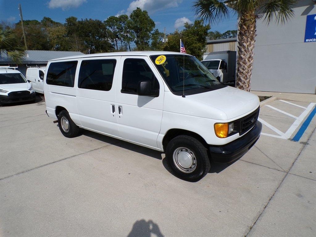 Ford Econoline Wagon E-150 XL 2003