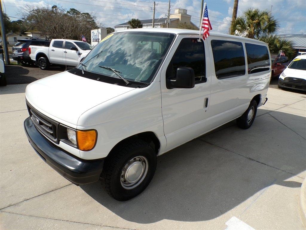 Ford Econoline Wagon E-150 XL 2003
