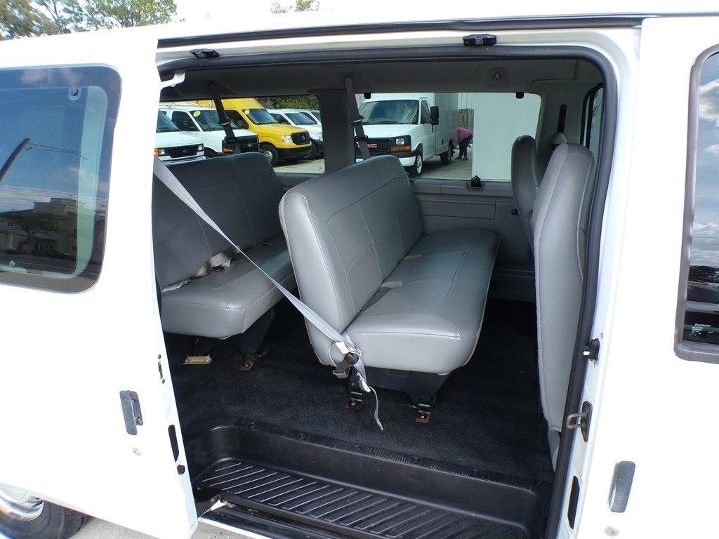 Ford Econoline Wagon E-150 XL 2003