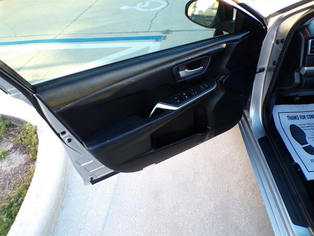 Toyota Camry SE 4D Sedan 2017