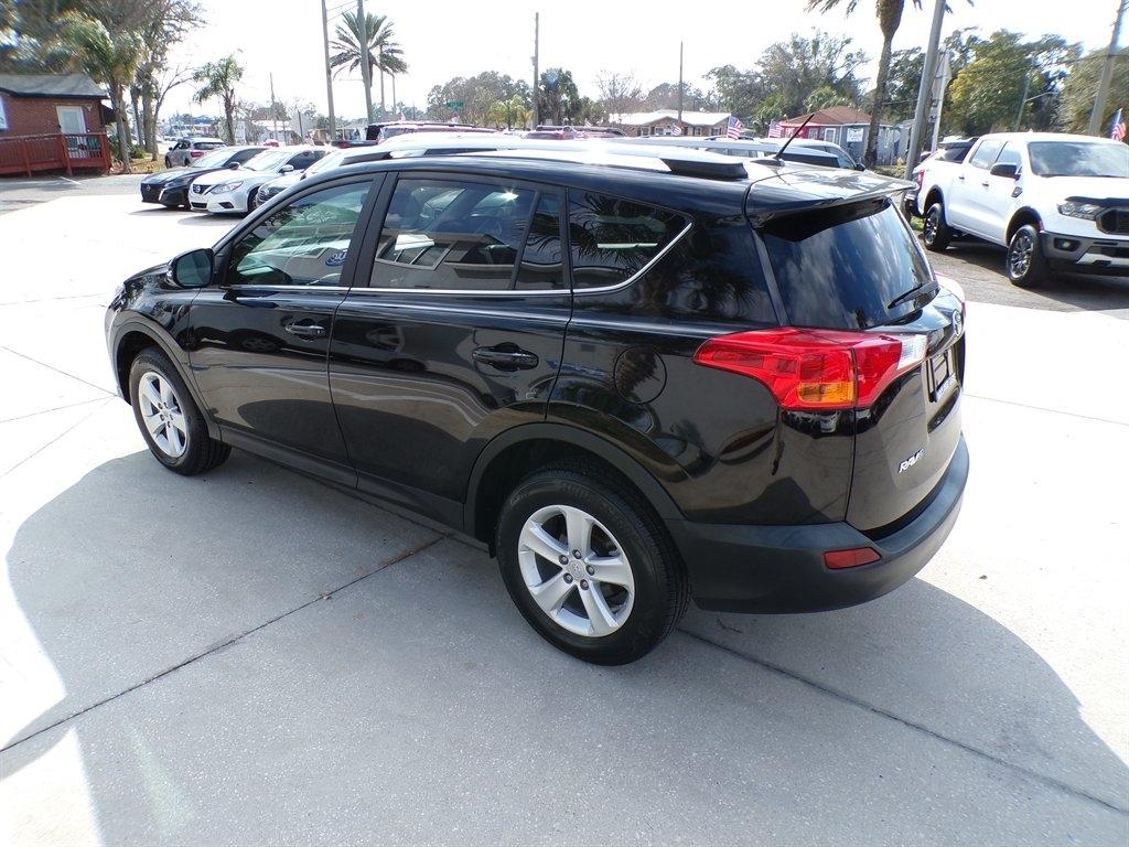 Toyota RAV4 FWD 4dr XLE (Natl) 2014