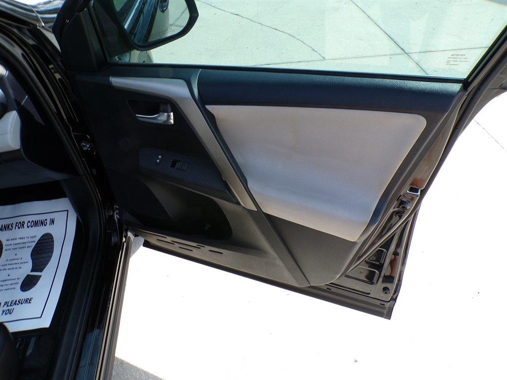 Toyota RAV4 FWD 4dr XLE (Natl) 2014