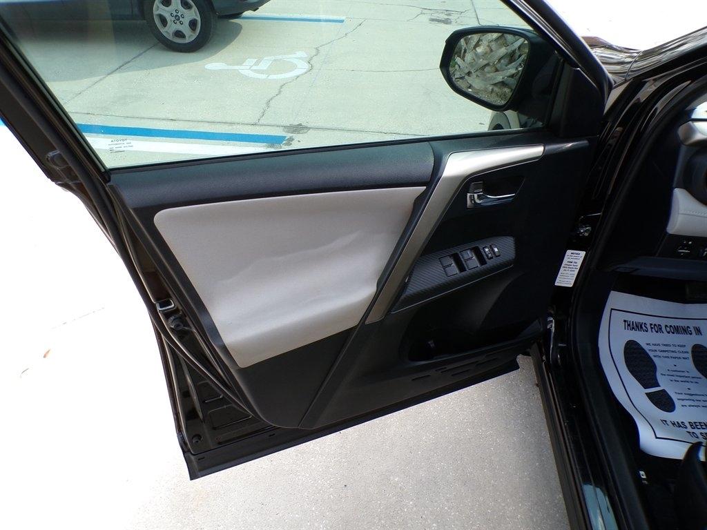 Toyota RAV4 FWD 4dr XLE (Natl) 2014