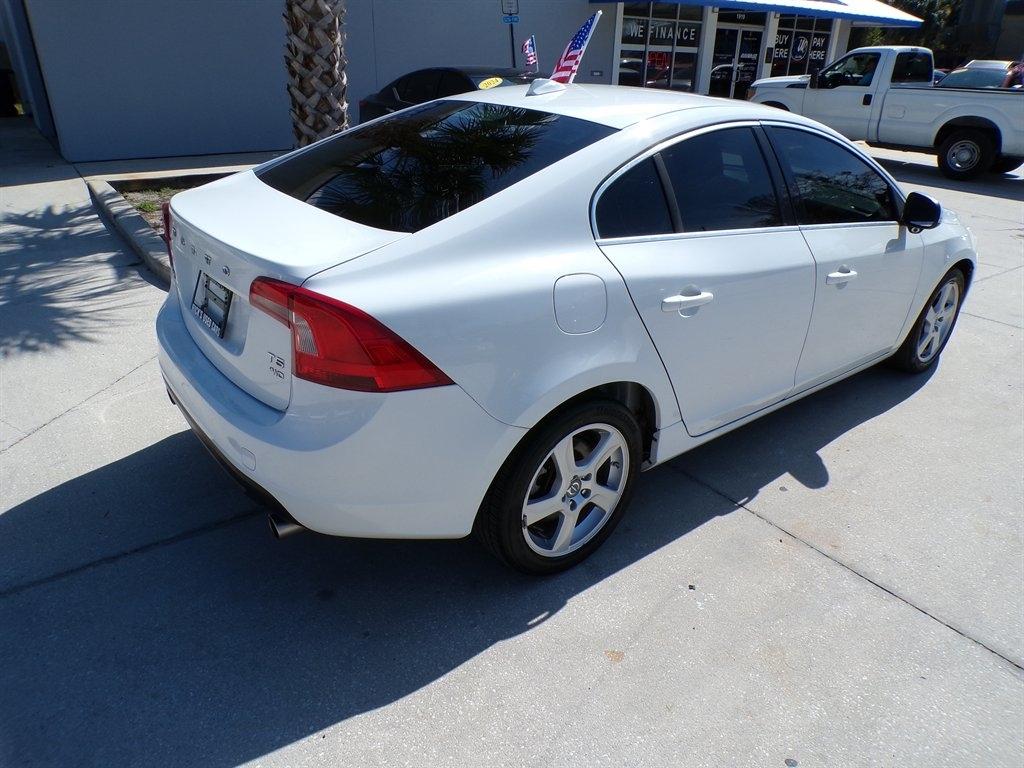 Volvo S60 4dr Sdn T5 AWD 2013