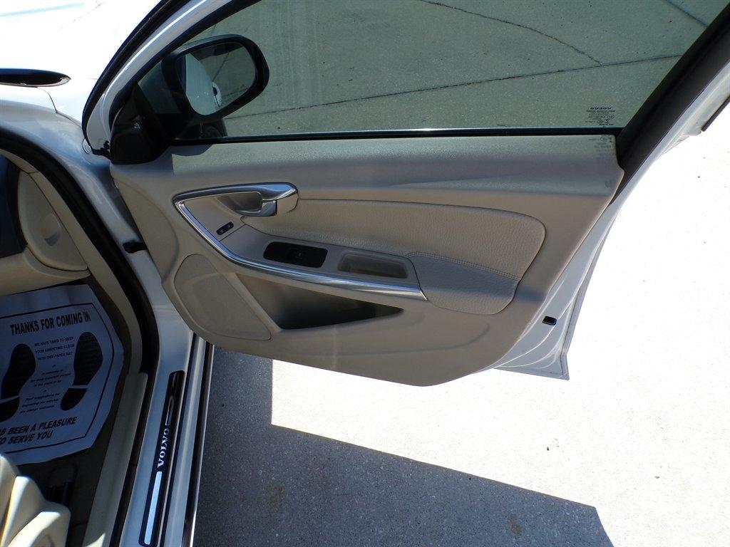 Volvo S60 4dr Sdn T5 AWD 2013