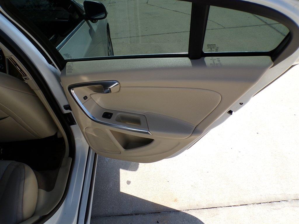 Volvo S60 4dr Sdn T5 AWD 2013