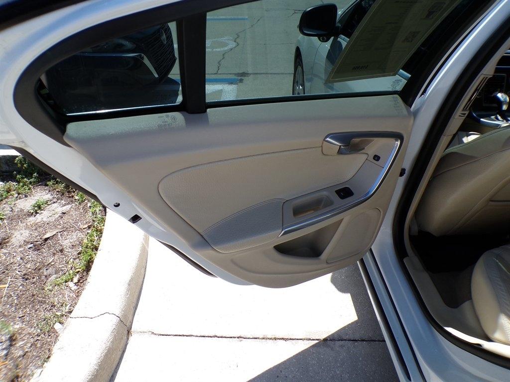 Volvo S60 4dr Sdn T5 AWD 2013