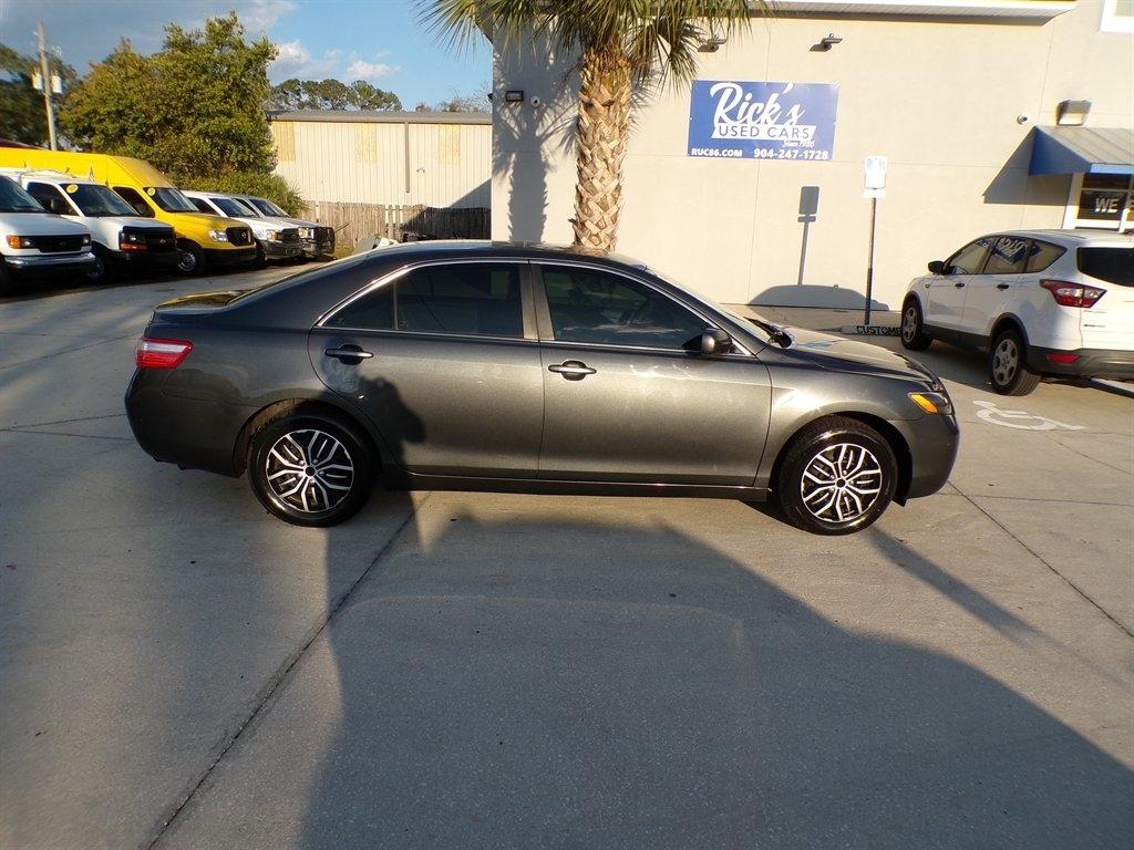 Toyota Camry 4dr Sdn I4 Auto LE (Natl) 2007