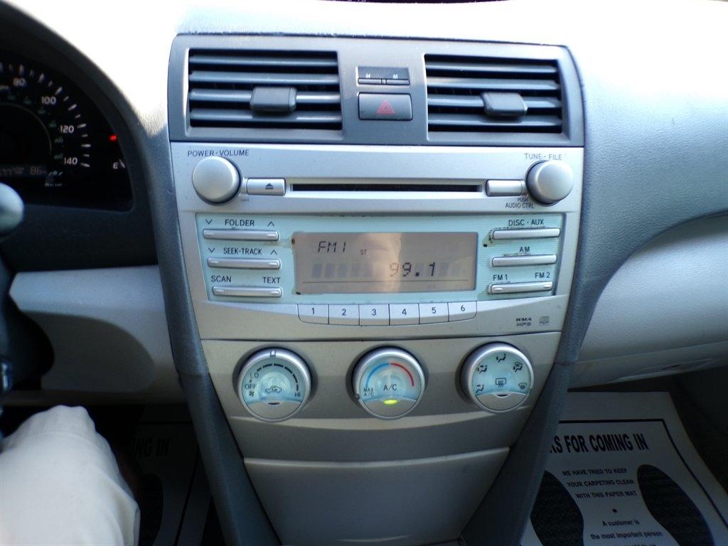 Toyota Camry 4dr Sdn I4 Auto LE (Natl) 2007