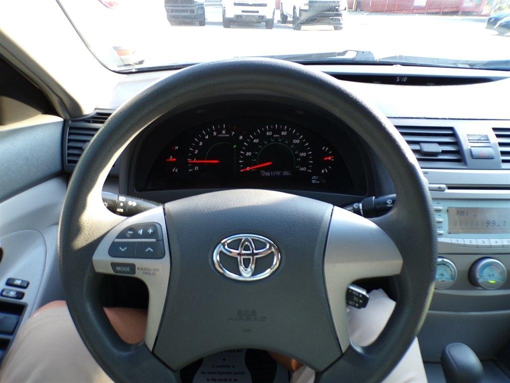 Toyota Camry 4dr Sdn I4 Auto LE (Natl) 2007