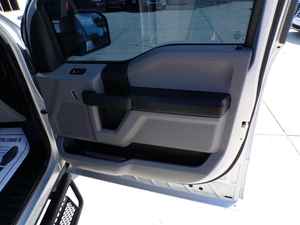 Ford F-150 4WD SuperCrew 145" STX 2018